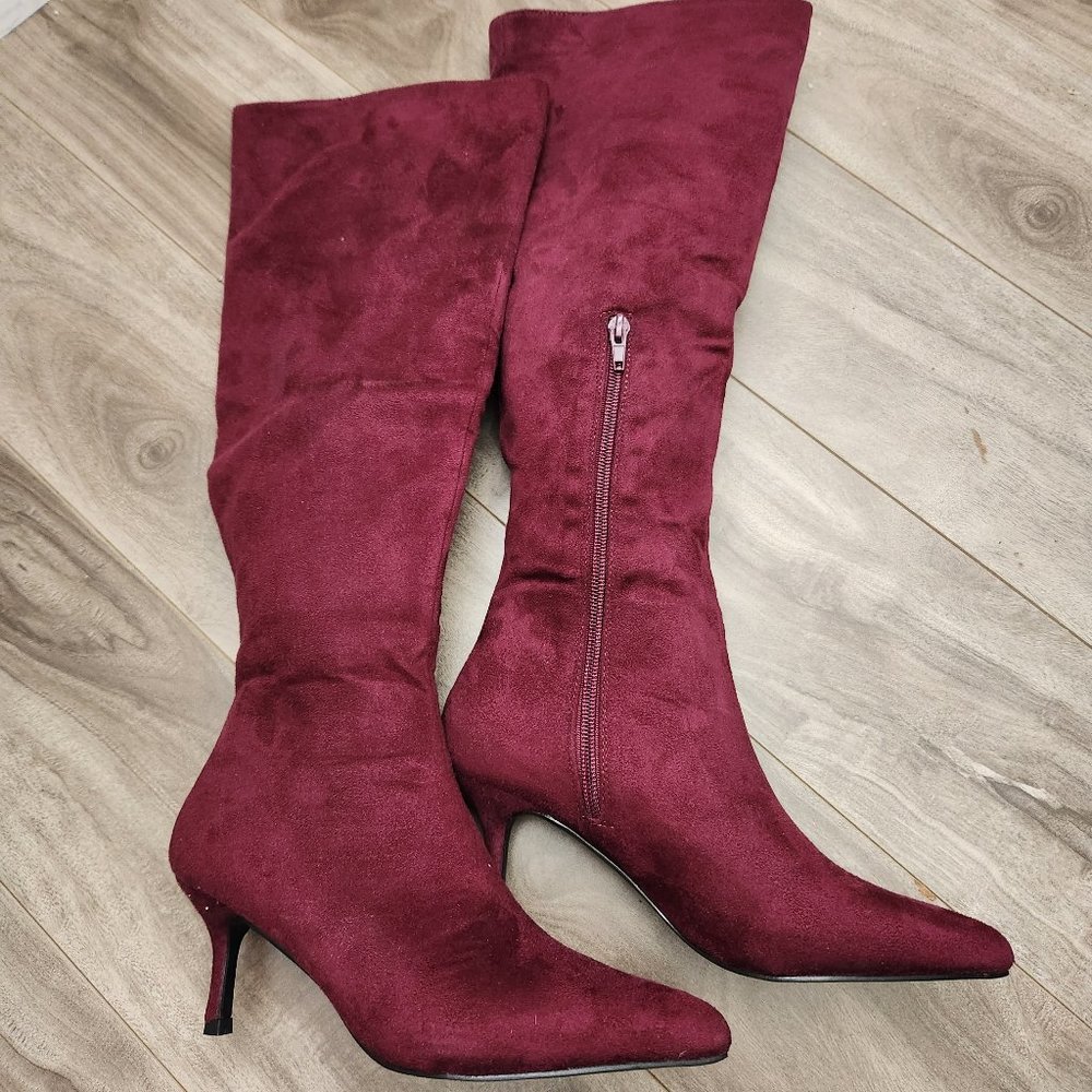 Fashion Nova Burgundy faux suede kitten heel boots